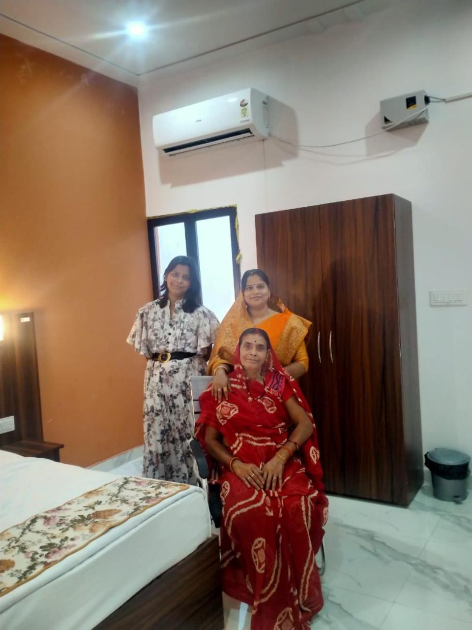 Atithi Inn 克久拉霍 外观 照片
